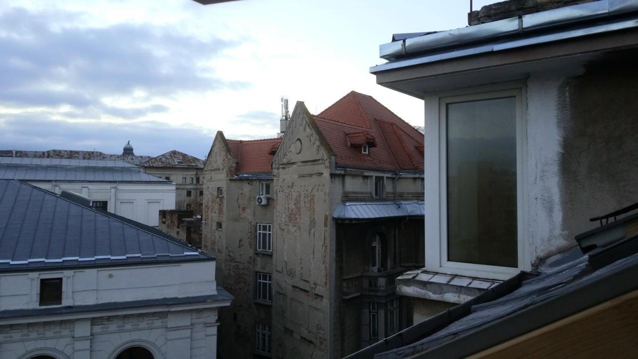 Private Room At Ceausescu'S Place In Old City Unirii Square Bucareste Exterior foto