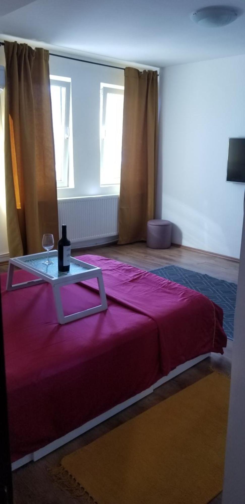 Private Room At Ceausescu'S Place In Old City Unirii Square Bucareste Exterior foto